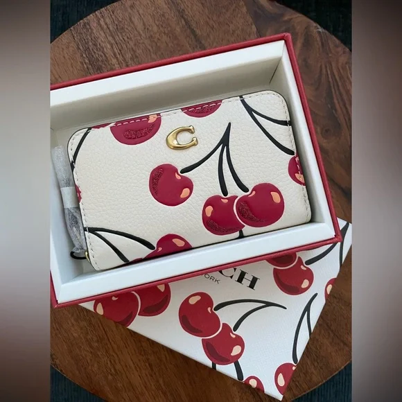 COACH Cherry Print Chalk Leather Zip Around Card Case w/Box - Picture 5 of 6